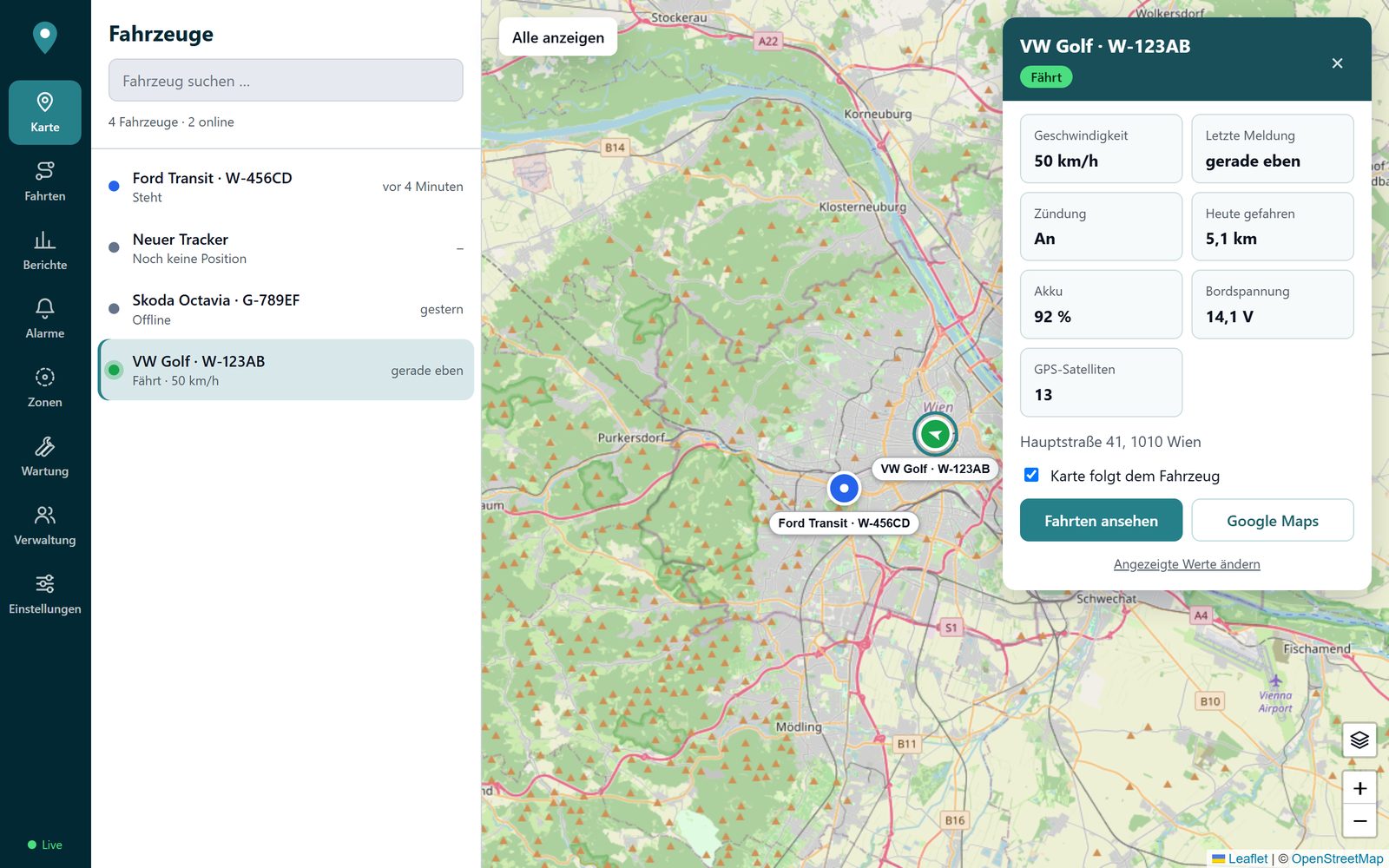 Karte mit zwei Fahrzeugen und geöffneter Detailansicht